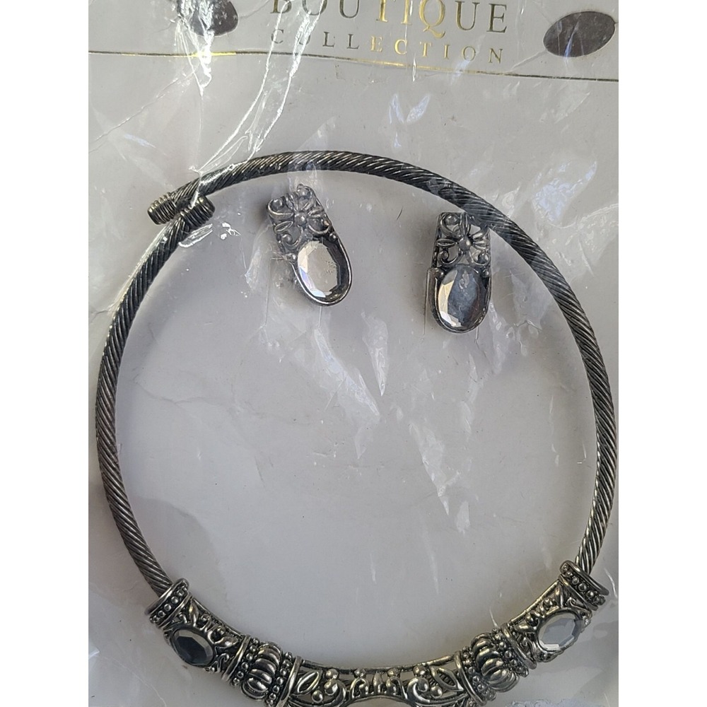 Boutique Collection Silvertone Necklace & Earring Set - Picture 6 of 7